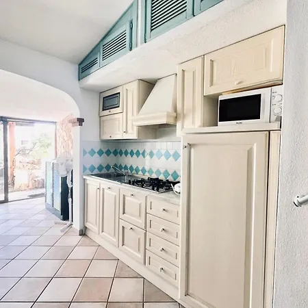 Azzurra A Due Passi Dal Mare * Is Traias