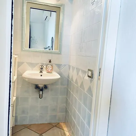 Azzurra A Due Passi Dal Mare Is Traias